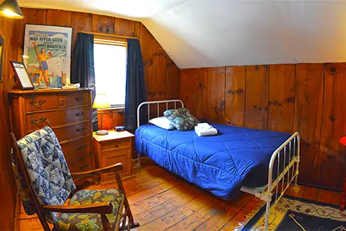 Retro ski dorm Over Bar Suite at Hyde Away Inn — two rooms located above the tavern, Waitsfield VT