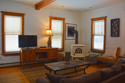 Hyde Away House vacation rental with 2 bedrooms, loft, full kitchen — sleeps 6, Waitsfield Vermont