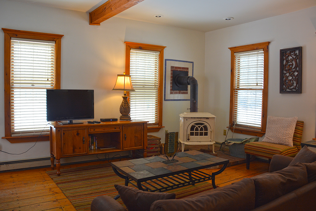 Hyde Away House vacation rental with 2 bedrooms, loft, full kitchen — sleeps 6, Waitsfield Vermont